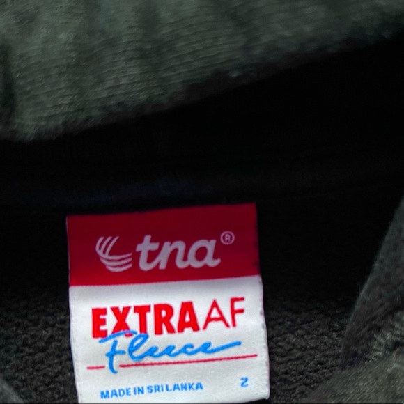 Aritzia TNA ExtraAf Zip Hoodie - Picture 4 of 4